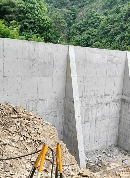 泰安东平县重力式挡土墙